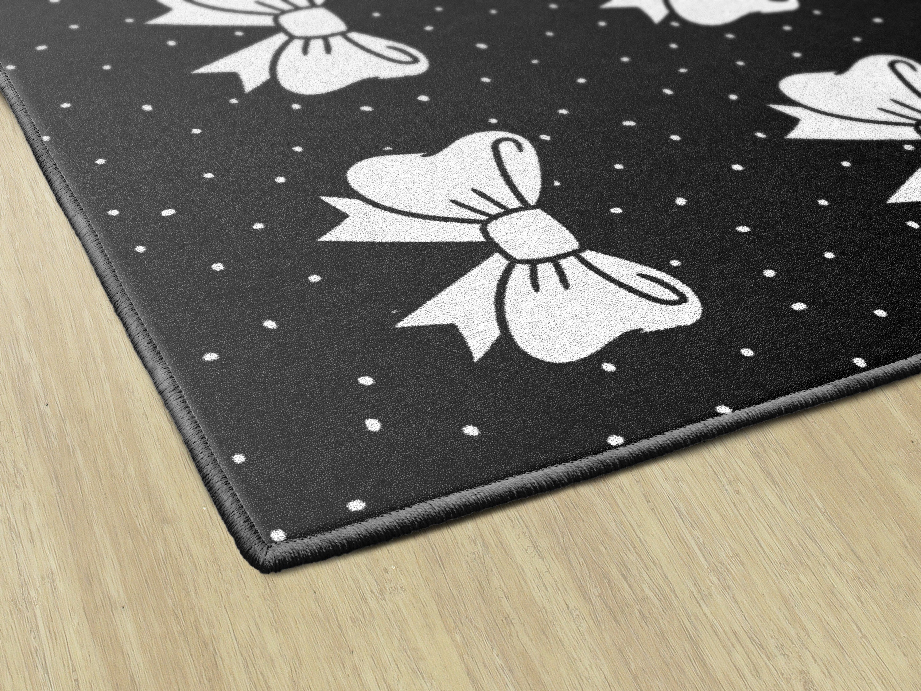 SCHOOLGIRL BLACK AND WHITE BOW SIT SPOTS