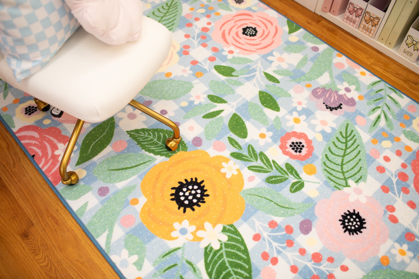 SCHOOLGIRL PRETTY IN PASTEL FLORAL ON GINGHAM