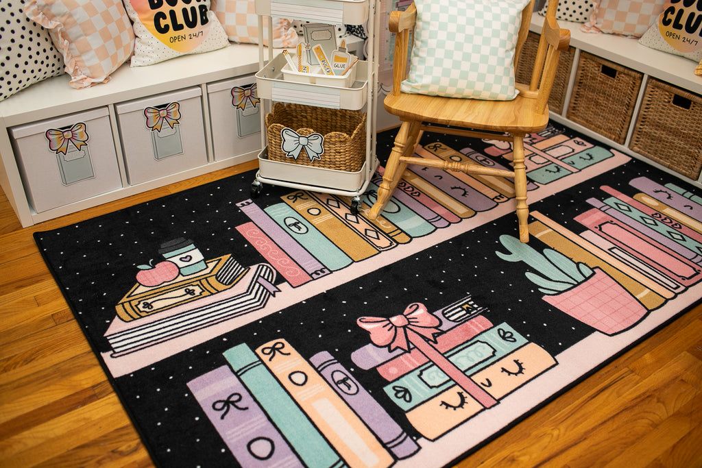 SCHOOLGIRL BOOKSHELF WITH DOTS