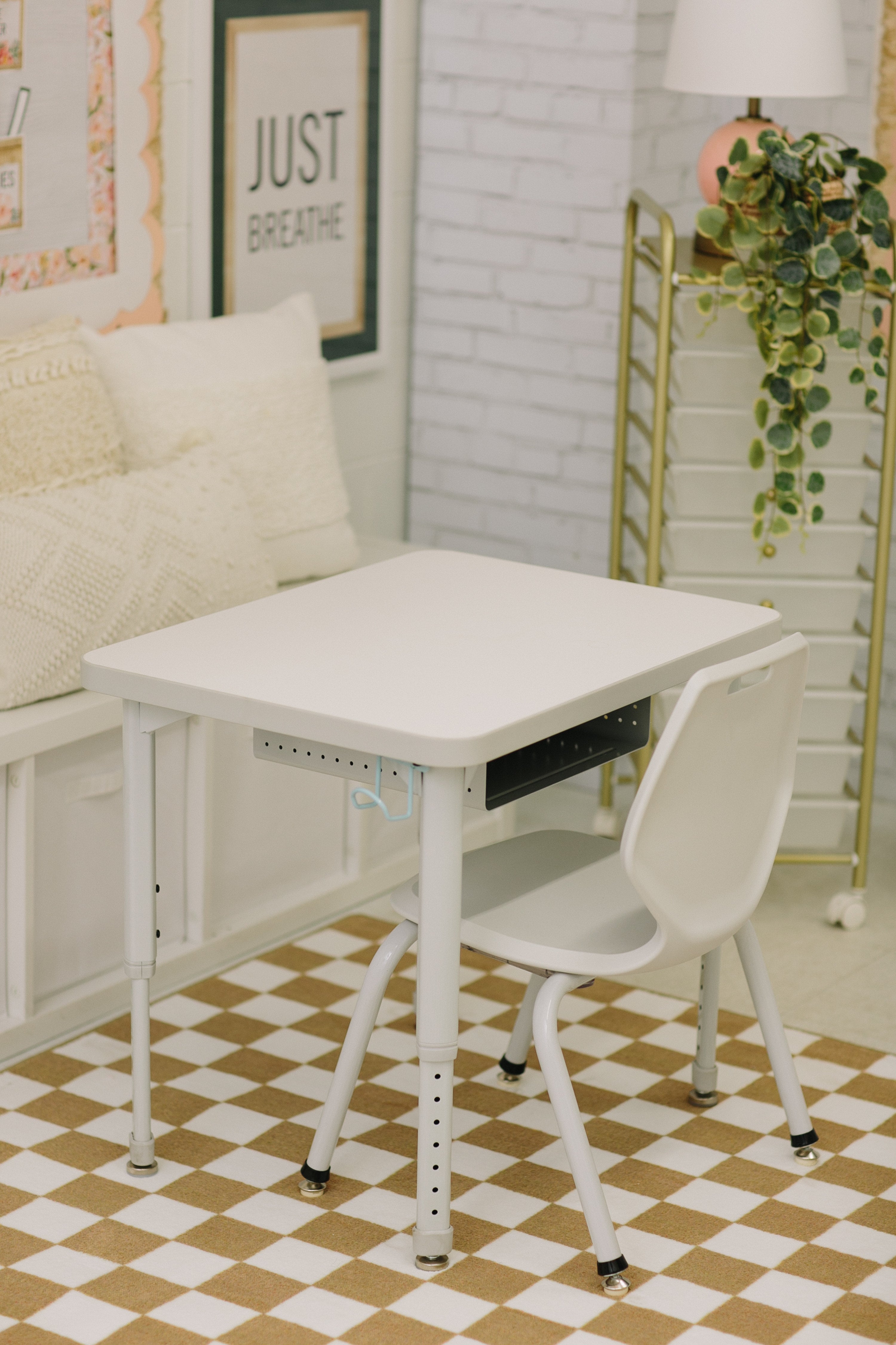 SCHOOLGIRL BROWN/WHITE CHECKERBOARD