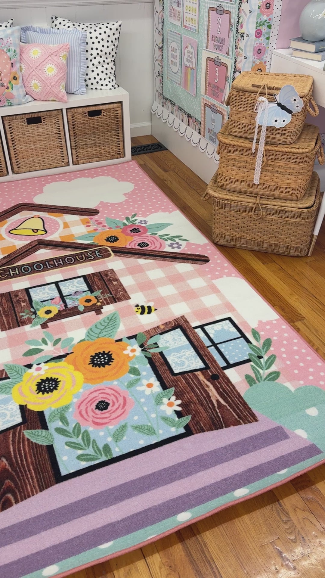 SCHOOLGIRL SCHOOLHOUSE